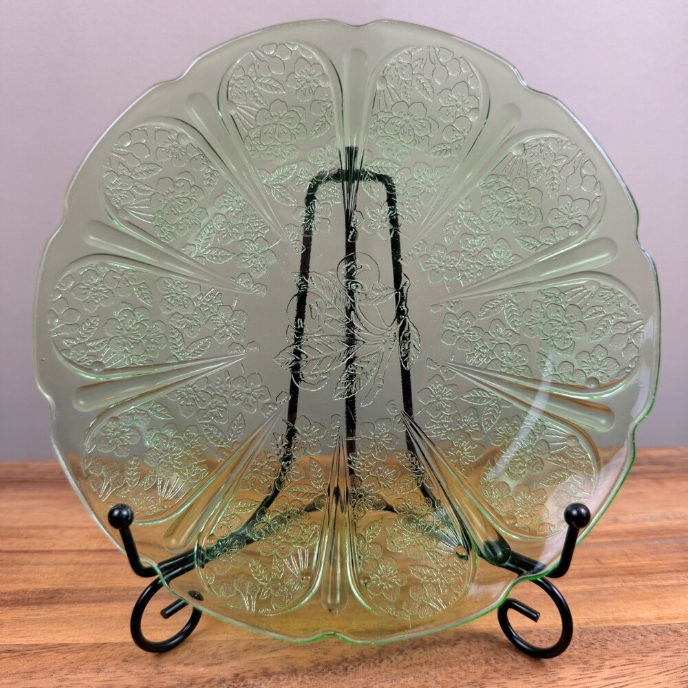 Jeannette Glass Cherry Blossom Green Uranium Depression Glass 7 inch Plate